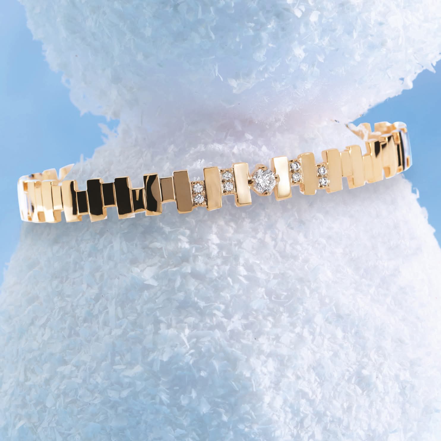 Bracelet chaîne maillons dorés avec pierres serties
