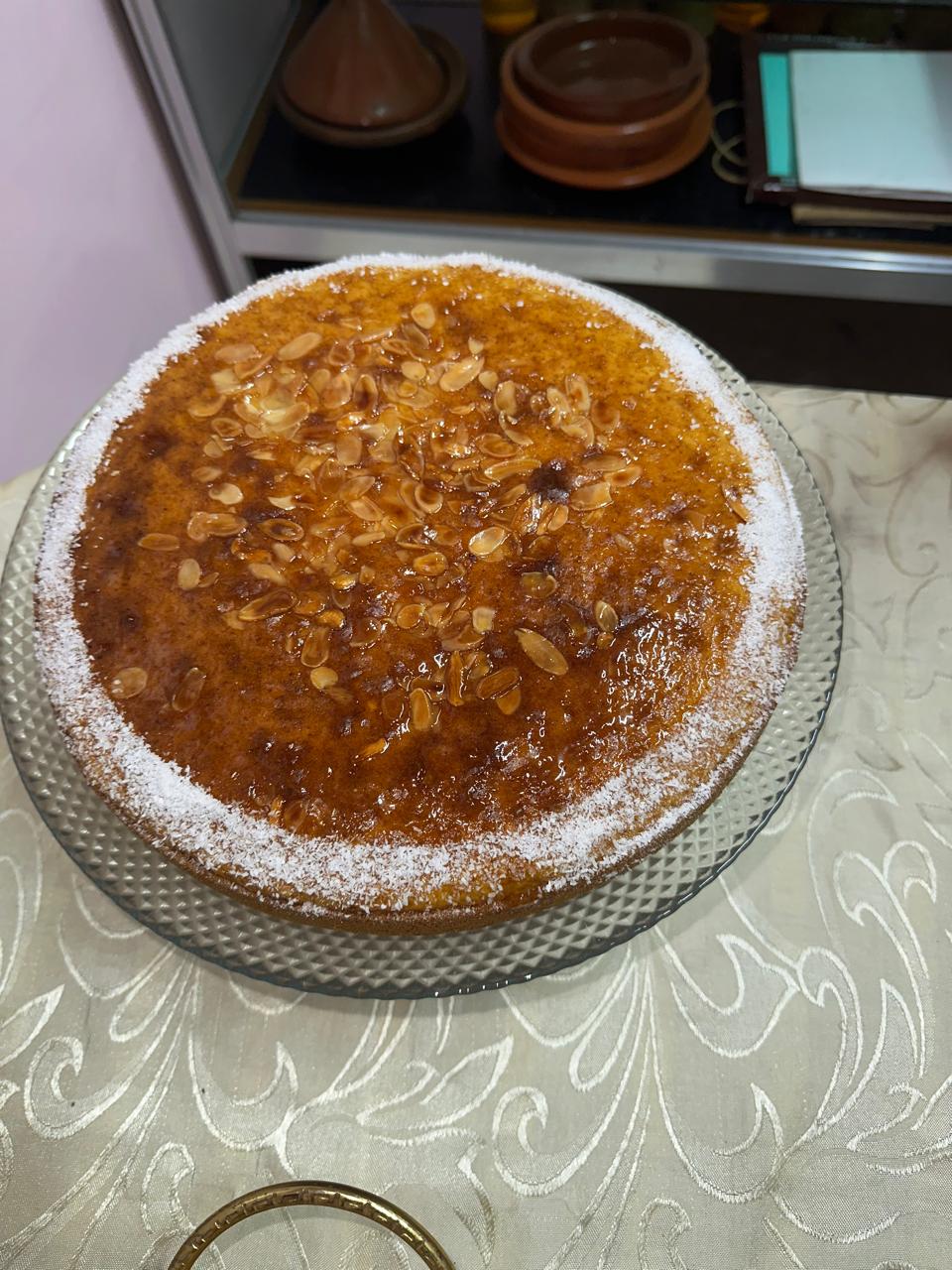 Gâteau artisanal aux amandes effilées et sucre glace