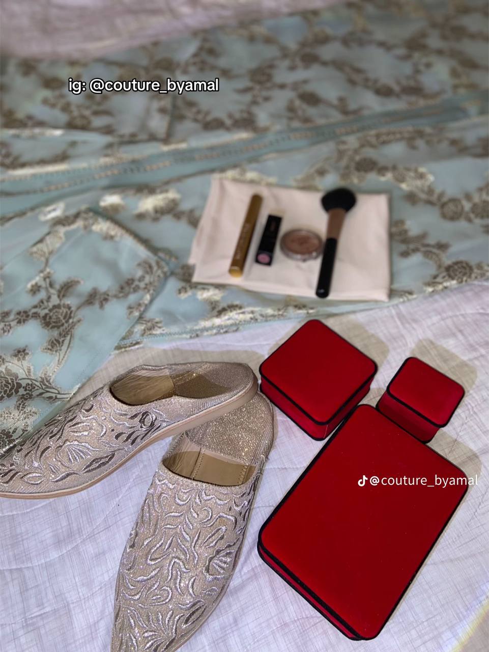 Babouches brodées dorées artisanales style oriental