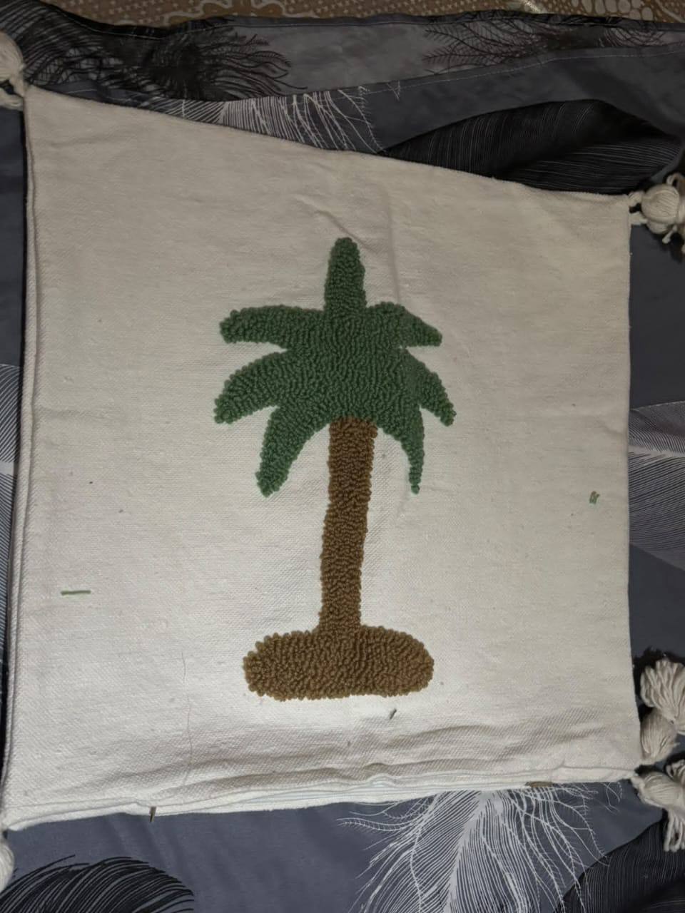 Coussin punch needle palmier fait main