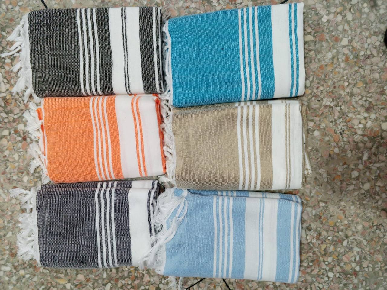 Fouta tissée à rayures