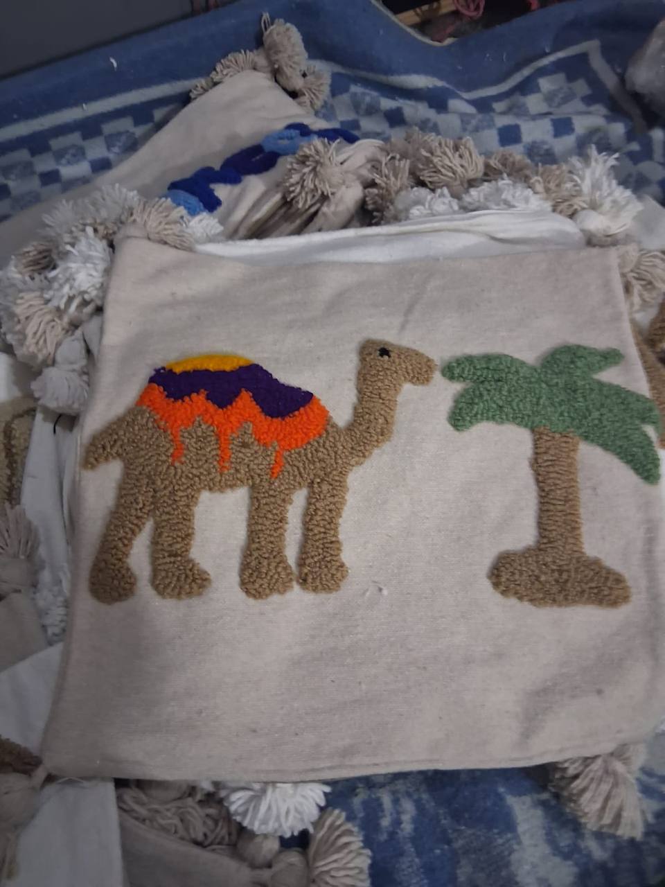 Sac artisanal en laine brodé chameau et palmier