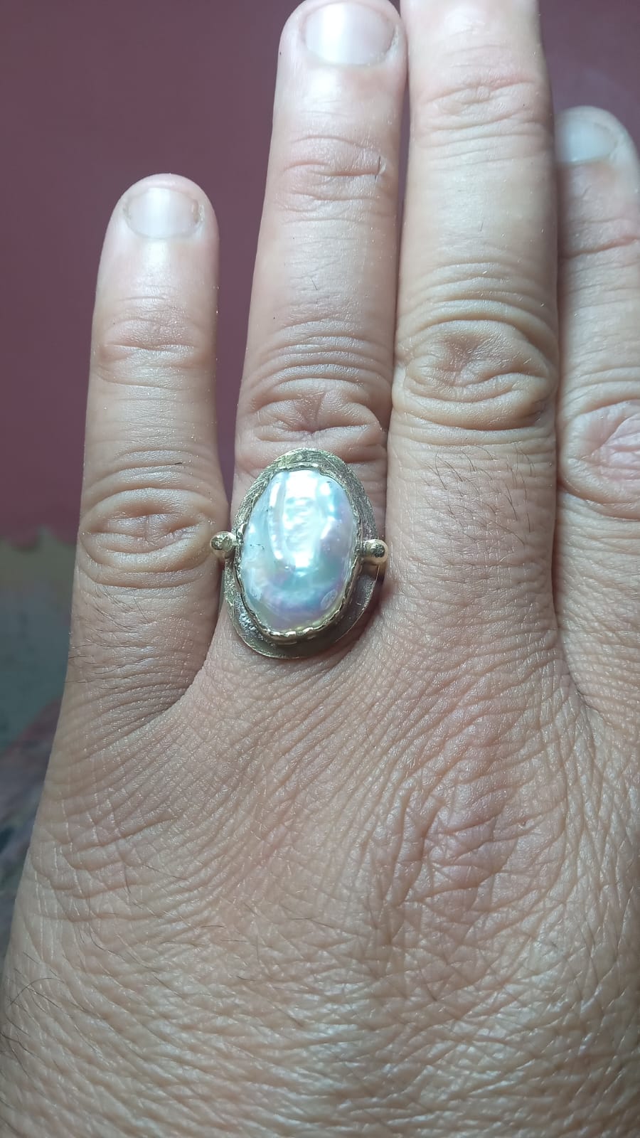 Bague artisanale perle baroque nacrée monture dorée