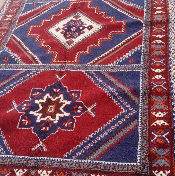 Tapis berbère noué main rouge et bleu à médaillons étoilés - L'Etoile